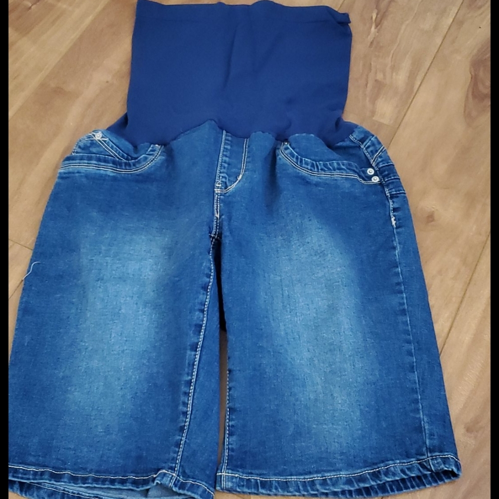 Maternity jean short
